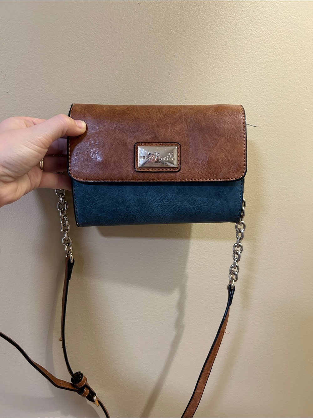 Simply Noelle Brown and Teal Two-Tone Chain Strap Crossbody